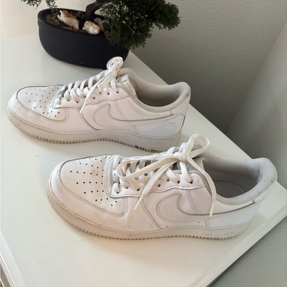 Classic White Sneakers - Picture 1 of 4